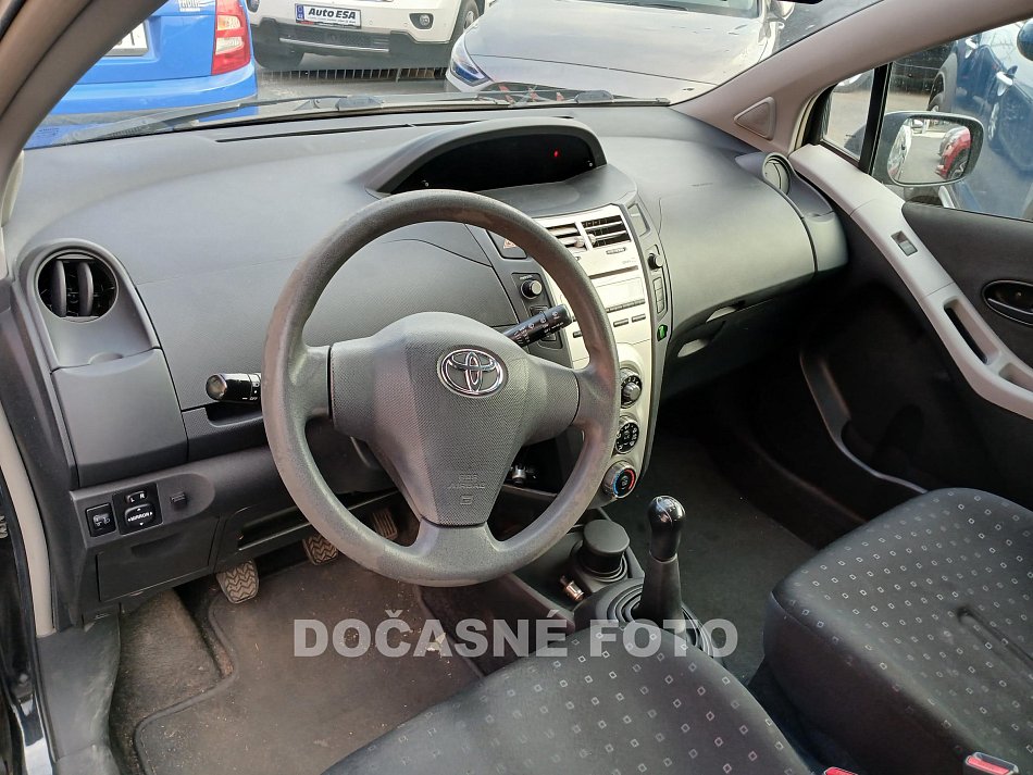Toyota Yaris 1.3i 