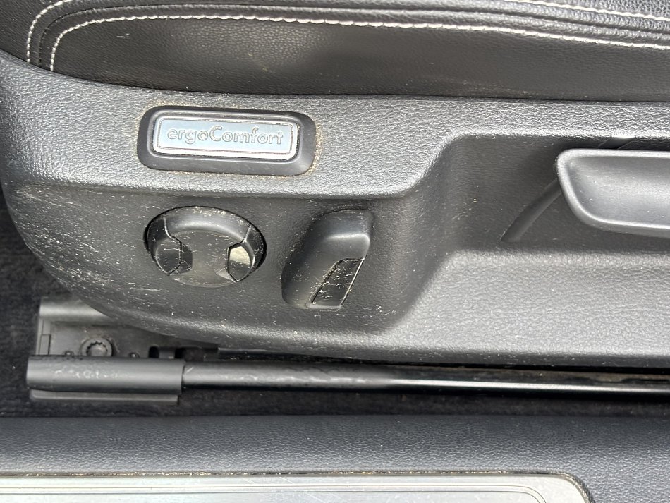 Volkswagen Passat 2.0 TDi 