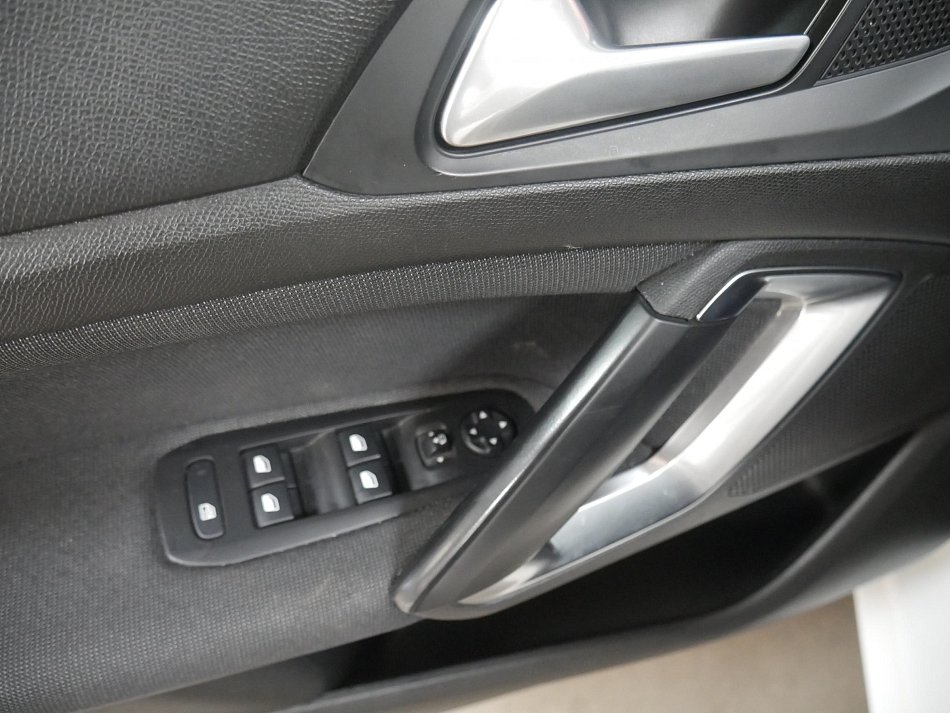 Peugeot 308 1.5 HDi 