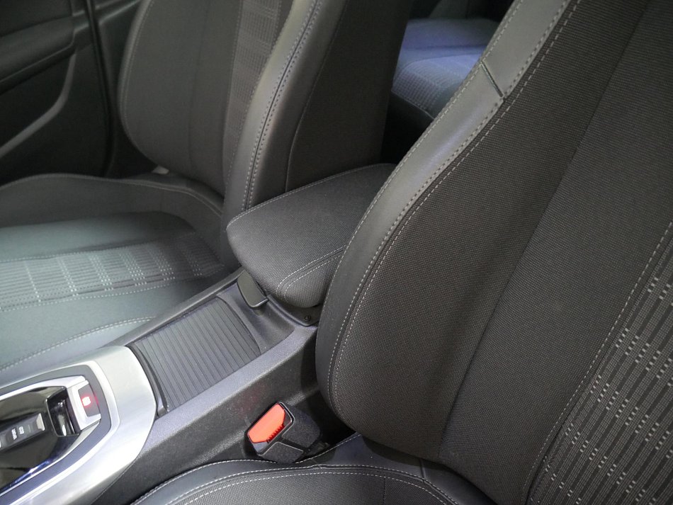 Peugeot 308 1.5 HDi 