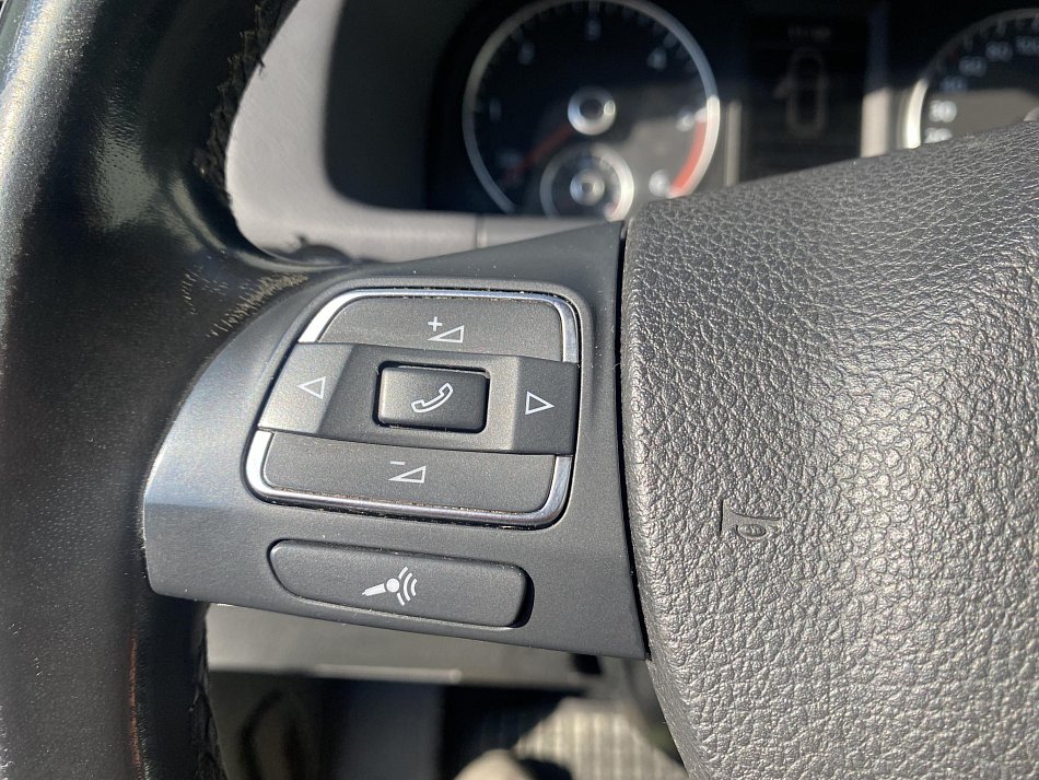 Volkswagen Touran 2.0 TDi CROSS