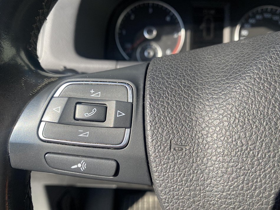 Volkswagen Touran 2.0 TDi CROSS