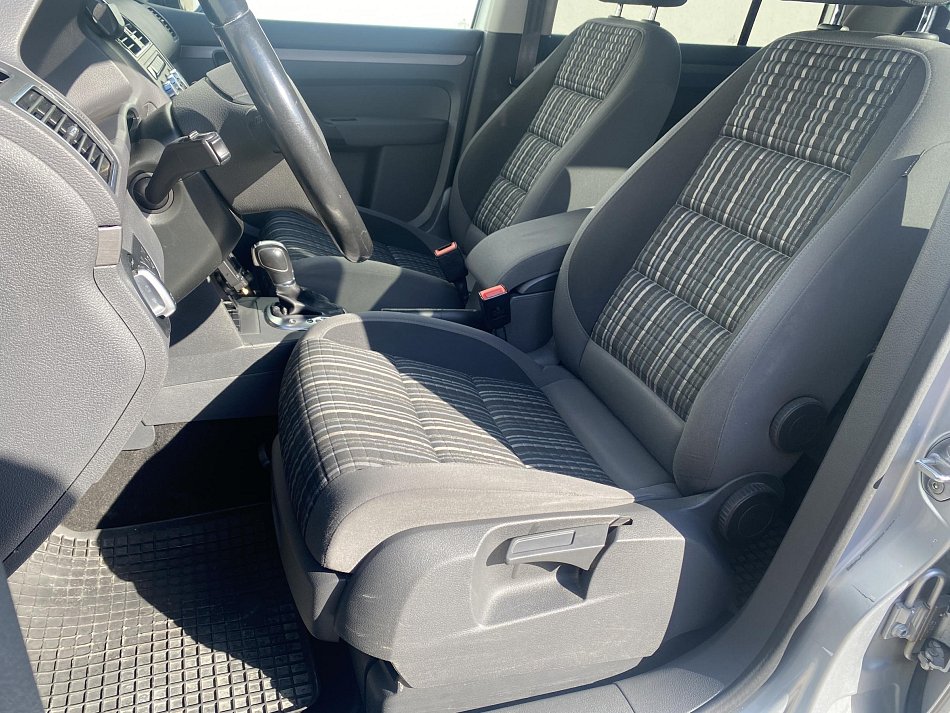 Volkswagen Touran 2.0 TDi CROSS