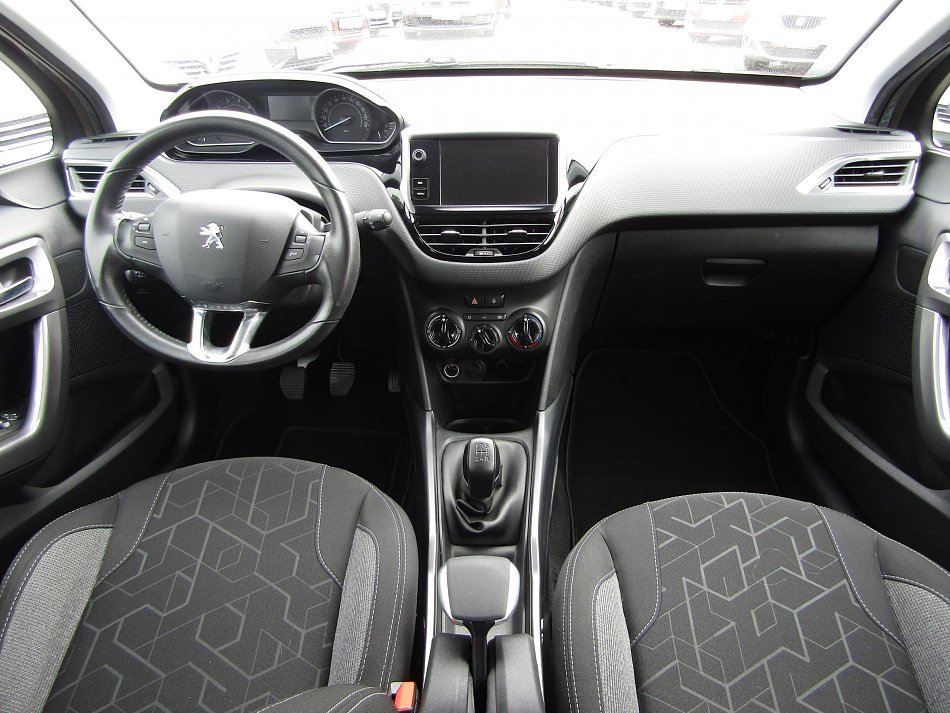 Peugeot 2008 1.2 PT 