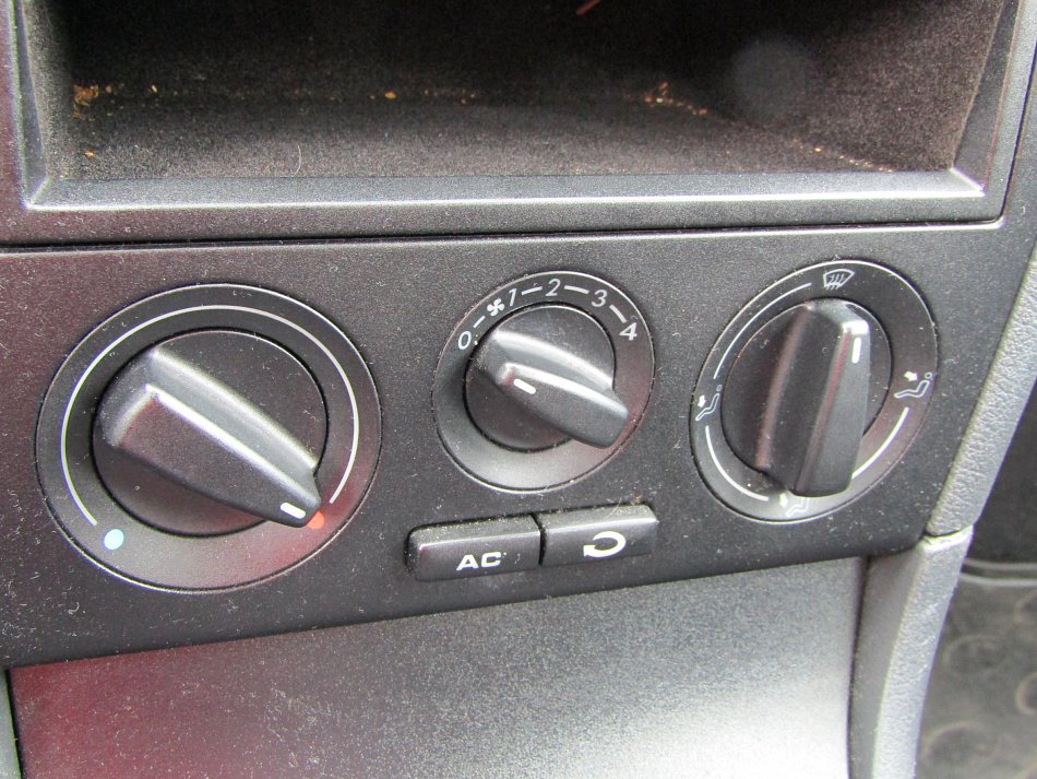 Škoda Octavia 1.6i 