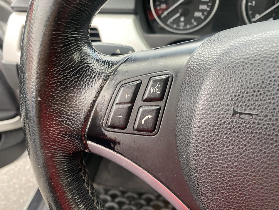 BMW Řada 3 3.0 i  300 Xi