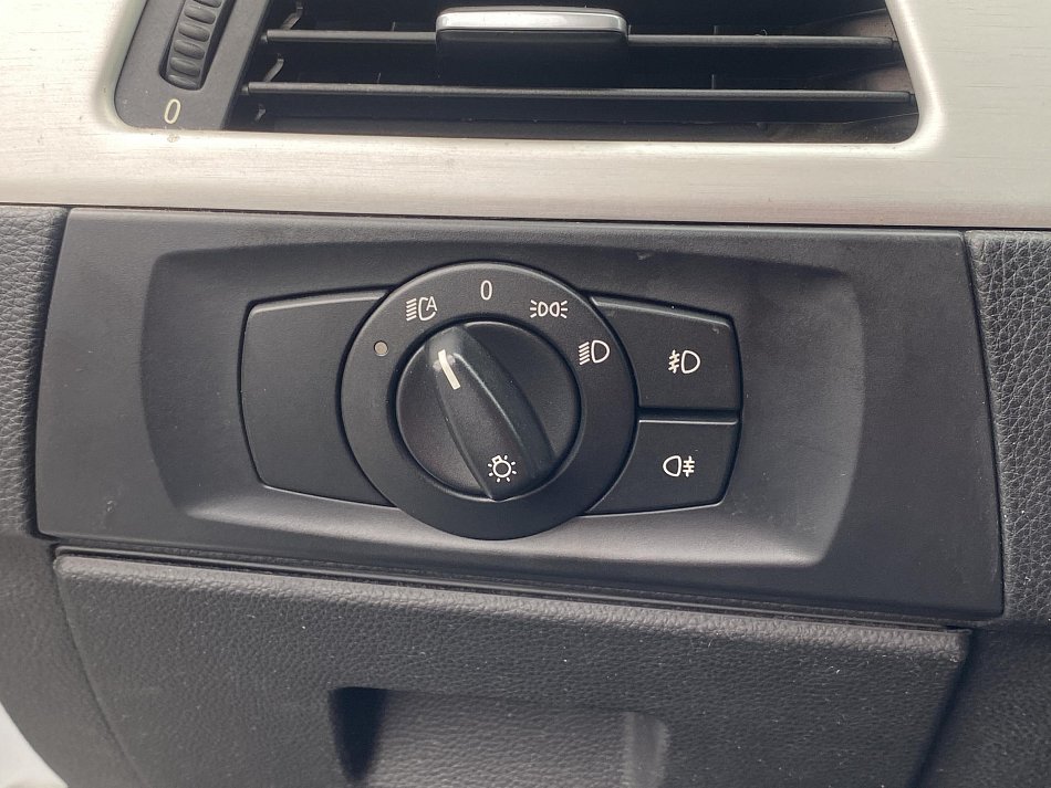 BMW Řada 3 3.0 i  300 Xi