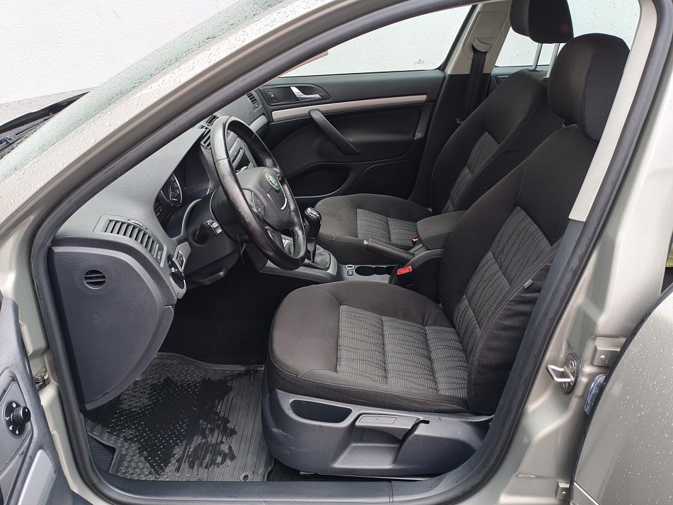 Škoda Octavia II 1.6 TDi Elegance