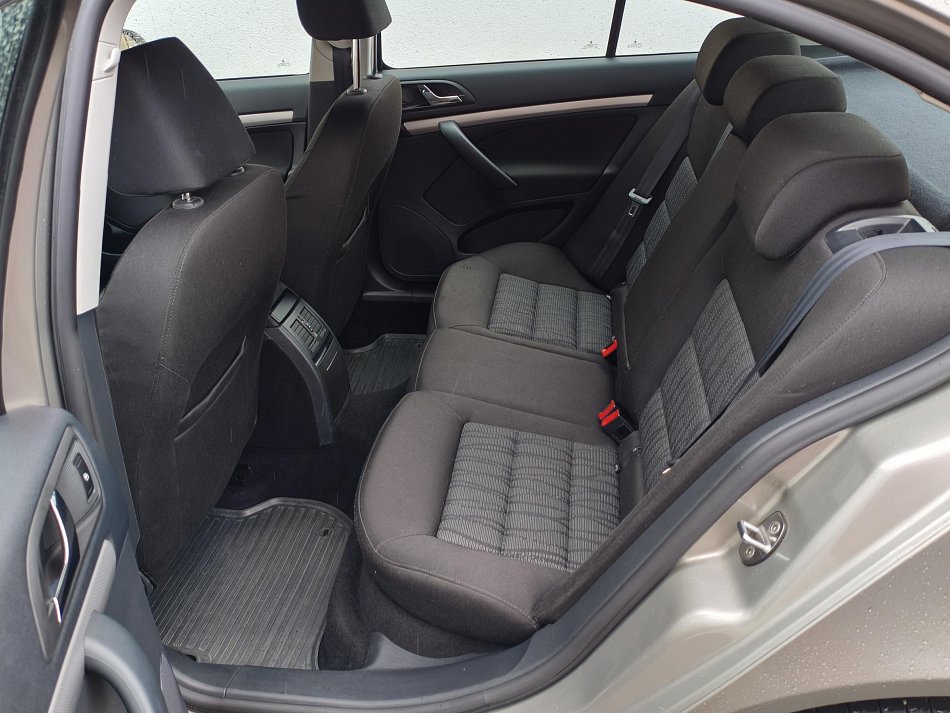 Škoda Octavia II 1.6 TDi Elegance