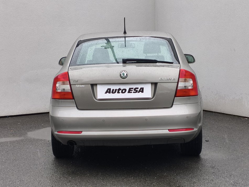 Škoda Octavia II 1.6 TDi Elegance