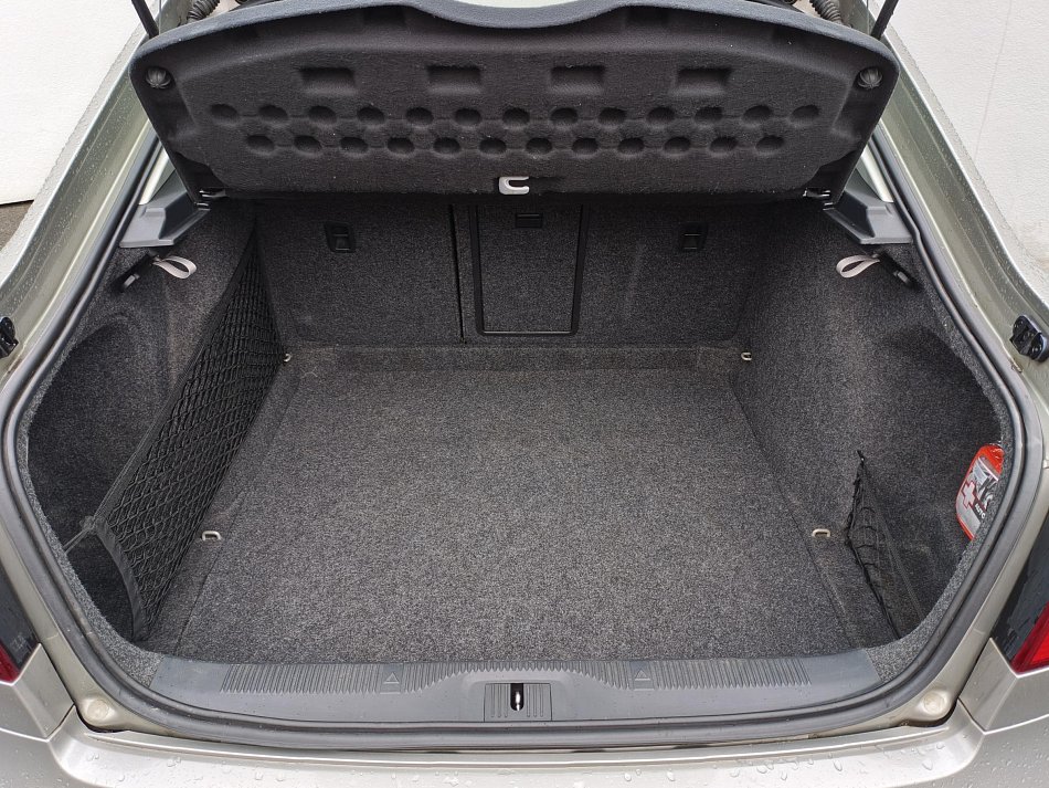 Škoda Octavia II 1.6 TDi Elegance