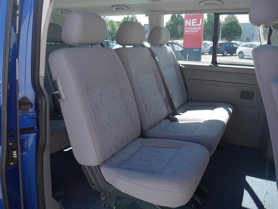 Volkswagen Caravelle 2.5TDi  L2 8míst