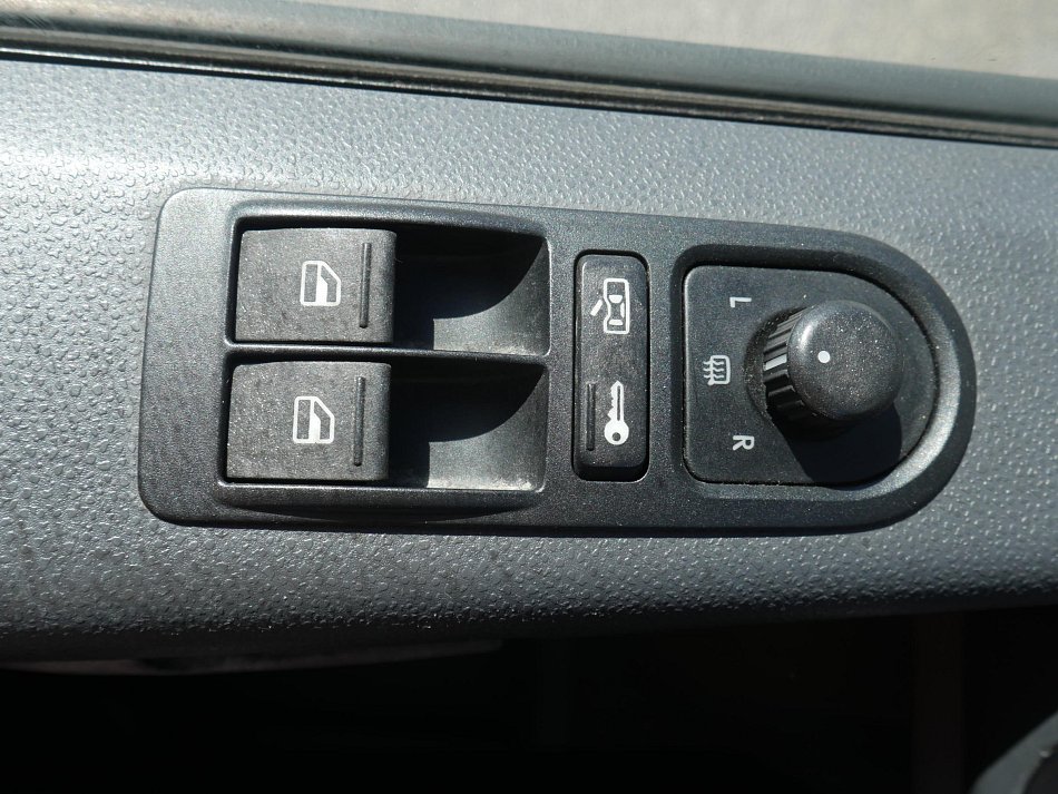 Volkswagen Caravelle 2.5TDi  L2 8míst