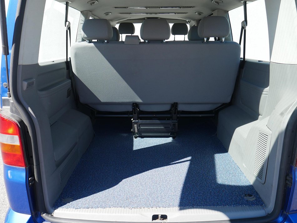Volkswagen Caravelle 2.5TDi  L2 8míst