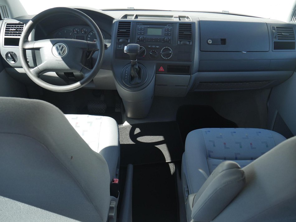 Volkswagen Caravelle 2.5TDi  L2 8míst