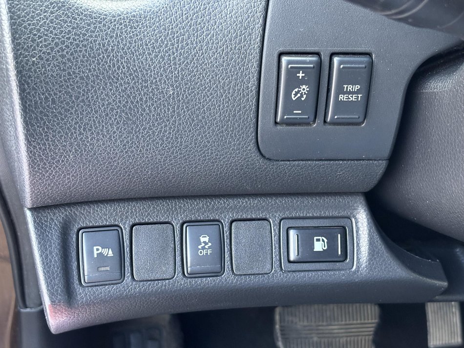 Nissan Navara 2.3 dCi  4X4