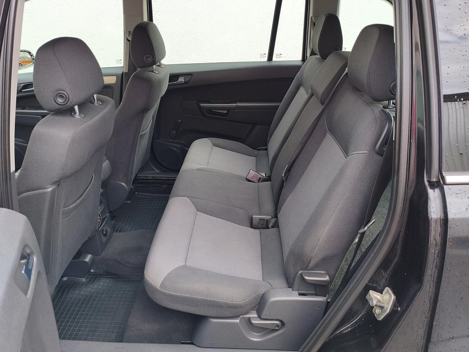 Opel Zafira 1.6 i  7míst