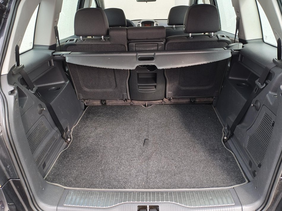 Opel Zafira 1.6 i  7míst