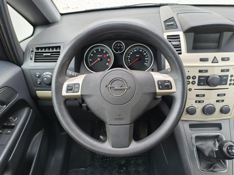 Opel Zafira 1.6 i  7míst