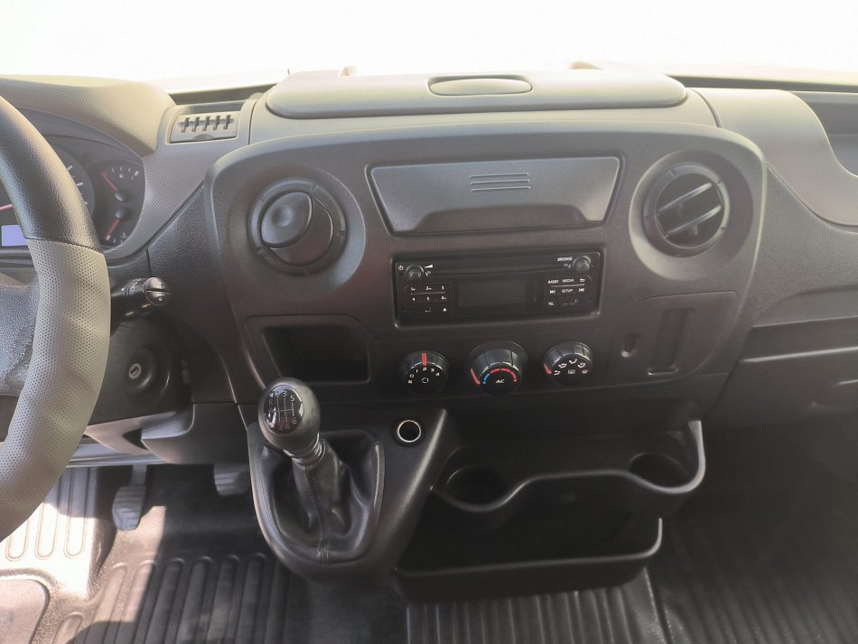 Nissan NV400 2.3 dCi  DÍLNA