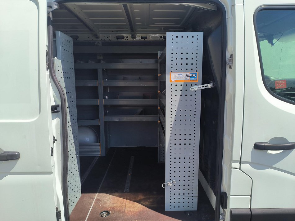 Nissan NV400 2.3 dCi  DÍLNA