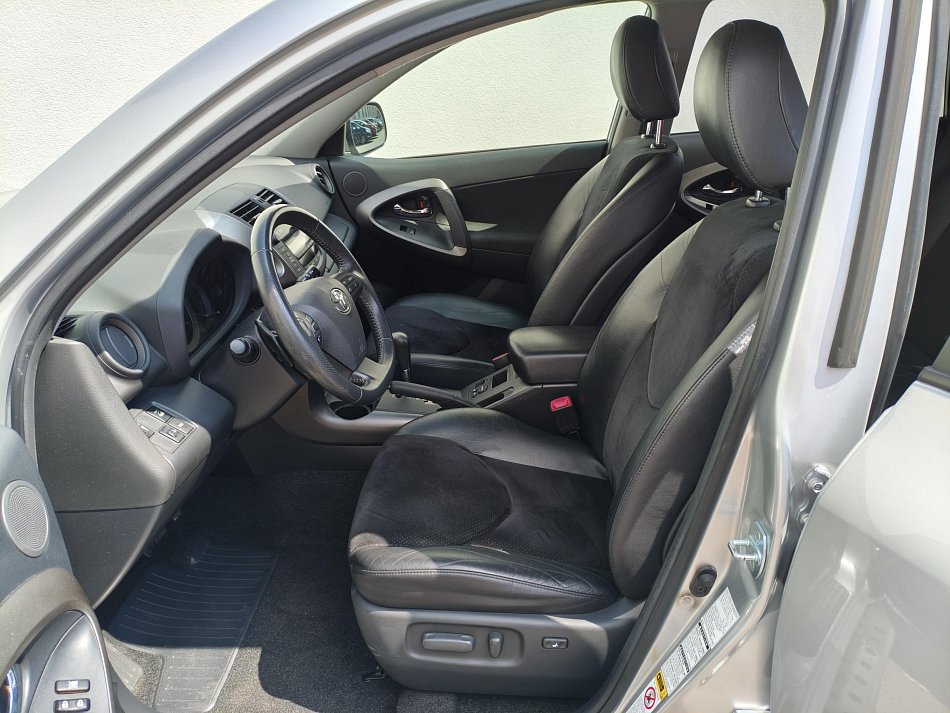 Toyota RAV4 2.0 VVTi  4WD