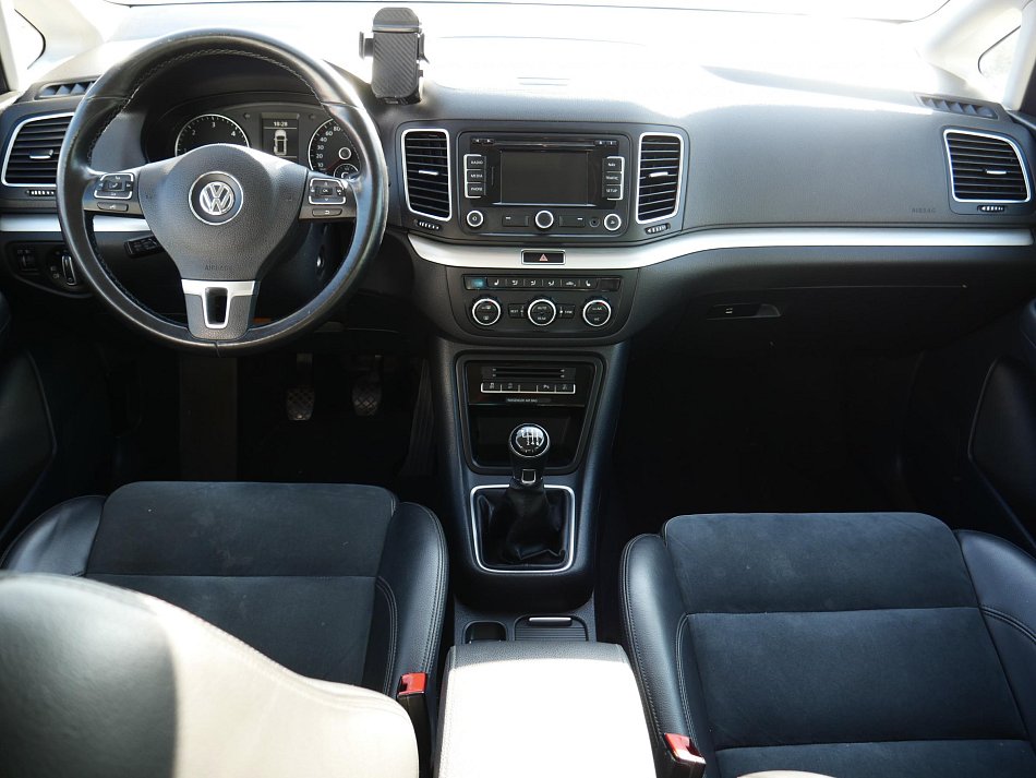 Volkswagen Sharan 2.0 TDi 