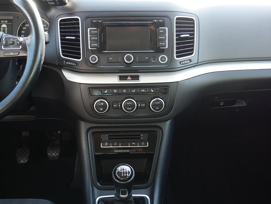 Volkswagen Sharan 2.0 TDi 