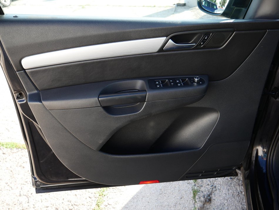 Volkswagen Sharan 2.0 TDi 