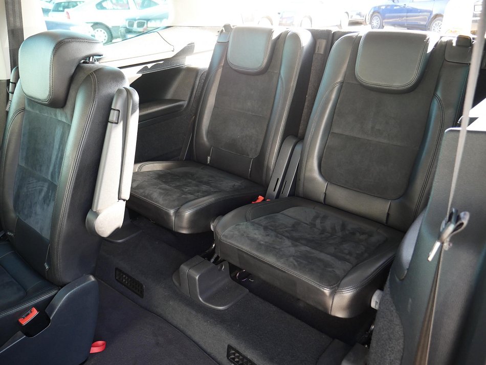 Volkswagen Sharan 2.0 TDi 