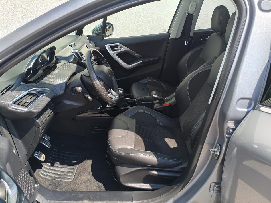 Peugeot 2008 1.2 PT Crossway