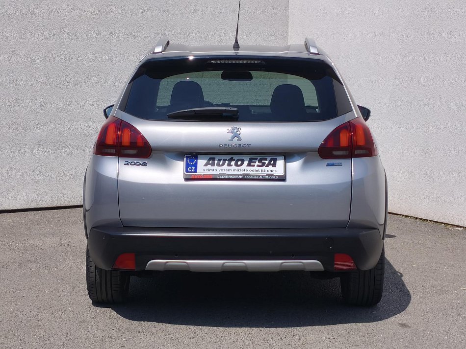 Peugeot 2008 1.2 PT Crossway