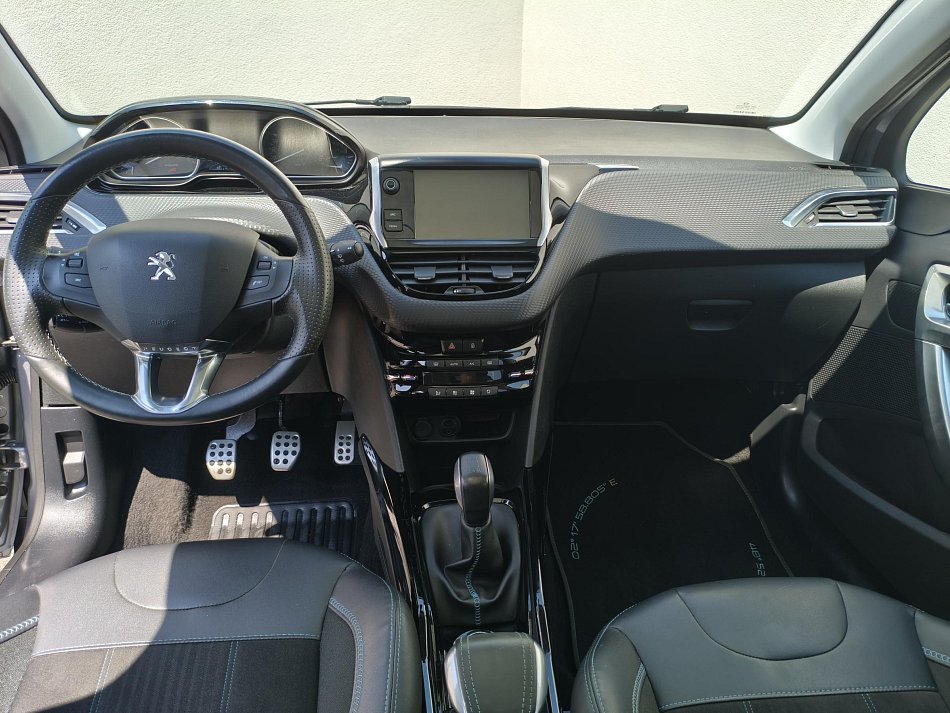 Peugeot 2008 1.2 PT Crossway