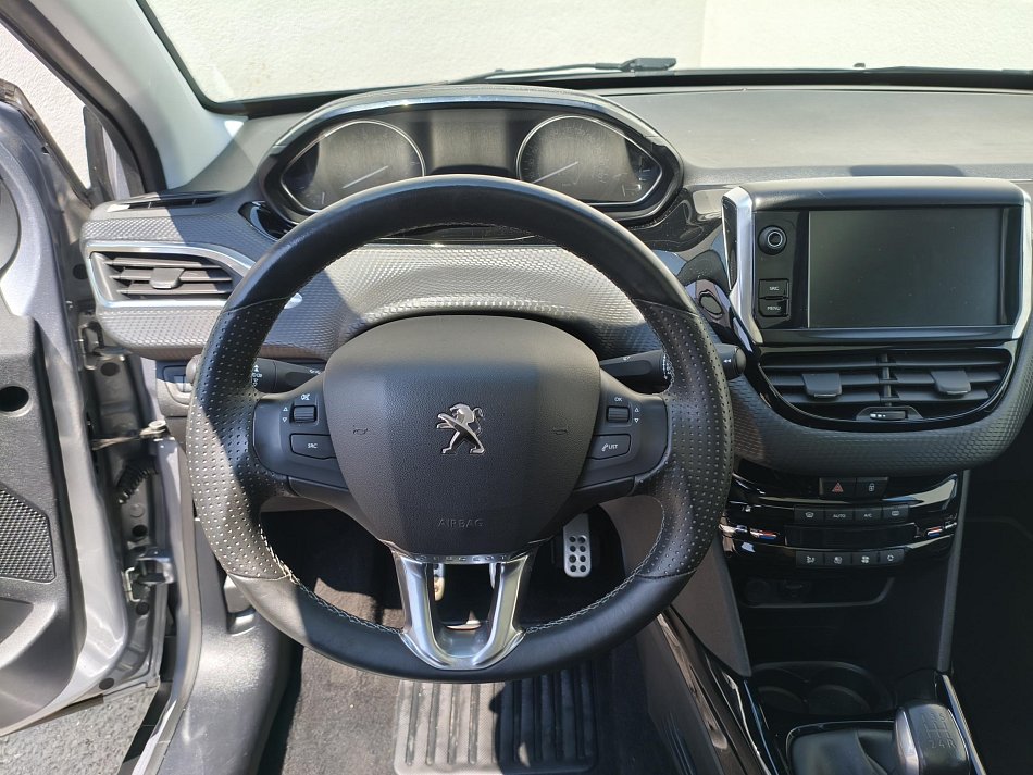 Peugeot 2008 1.2 PT Crossway
