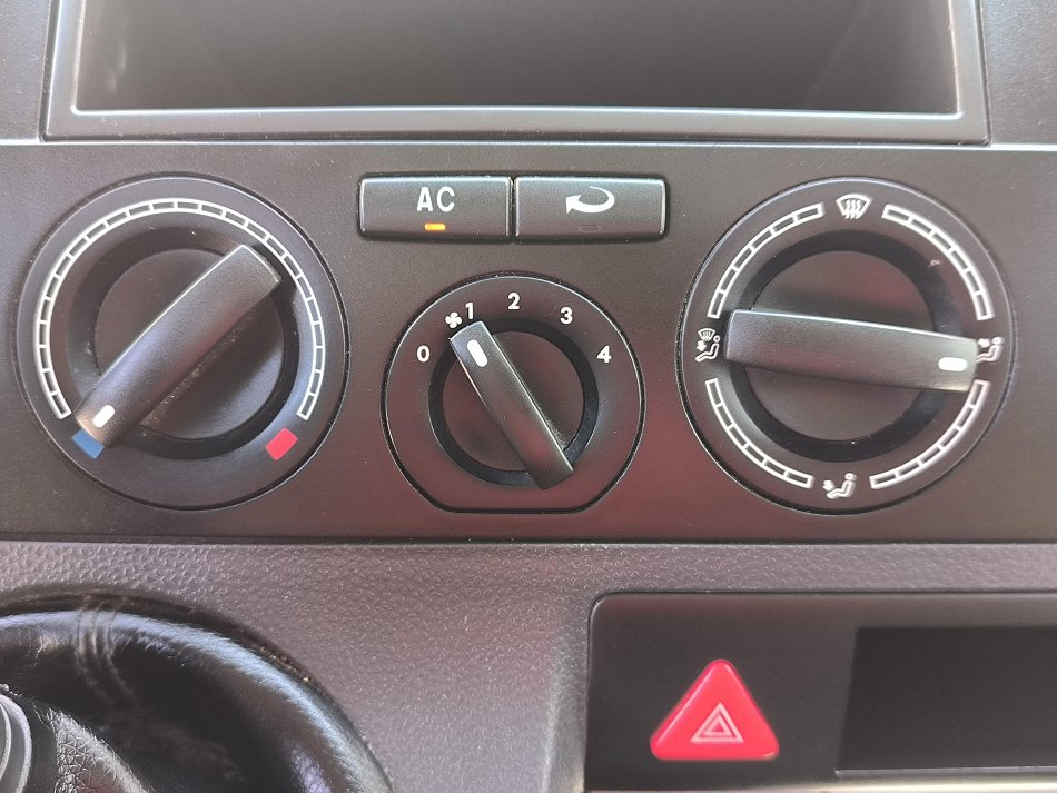 Volkswagen Transporter 2.5TDi  VALNÍK
