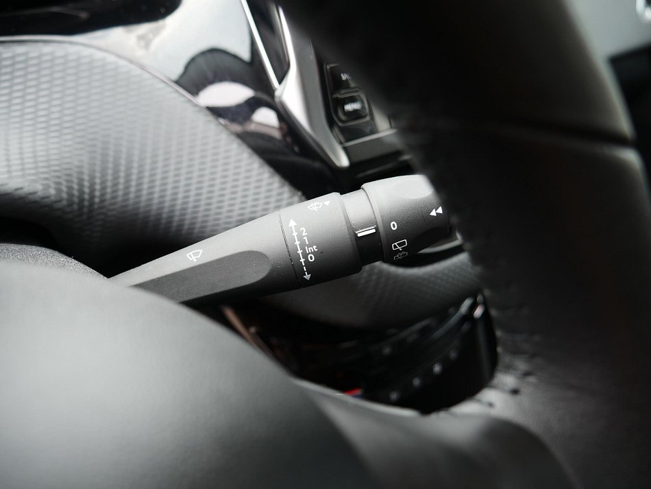 Peugeot 2008 1.2 i Active