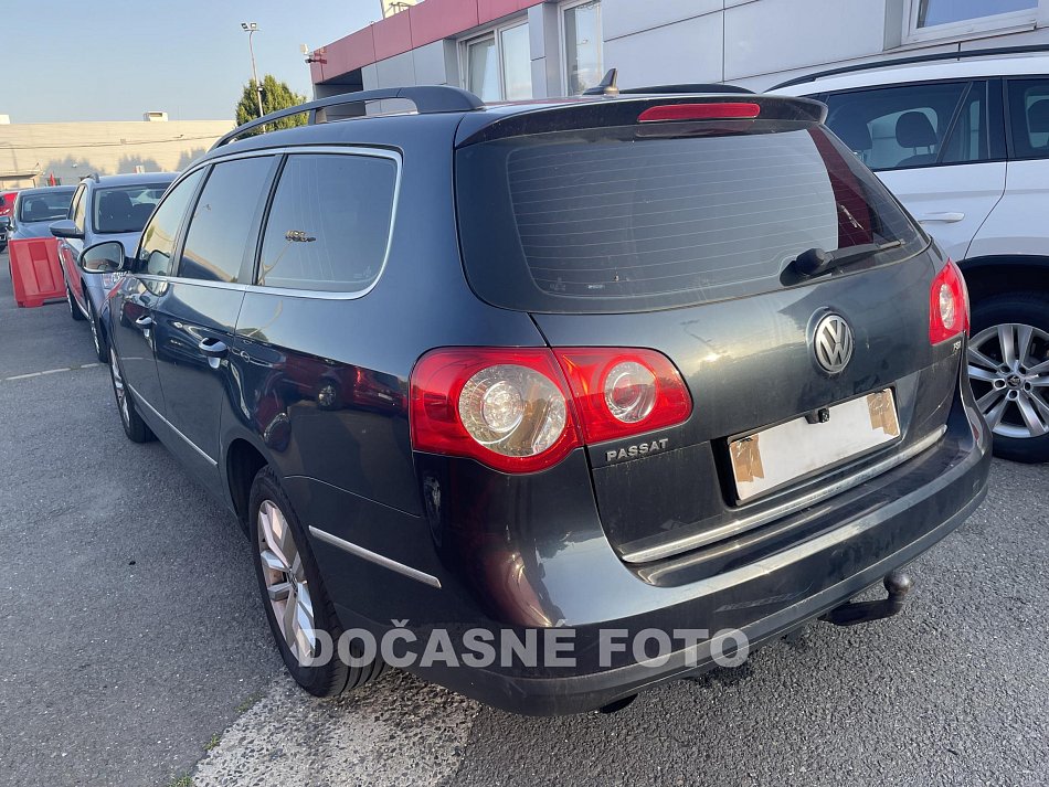 Volkswagen Passat 1.6 FSi 