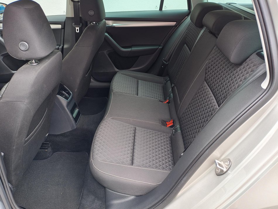 Škoda Octavia III 2.0 TDi Drive