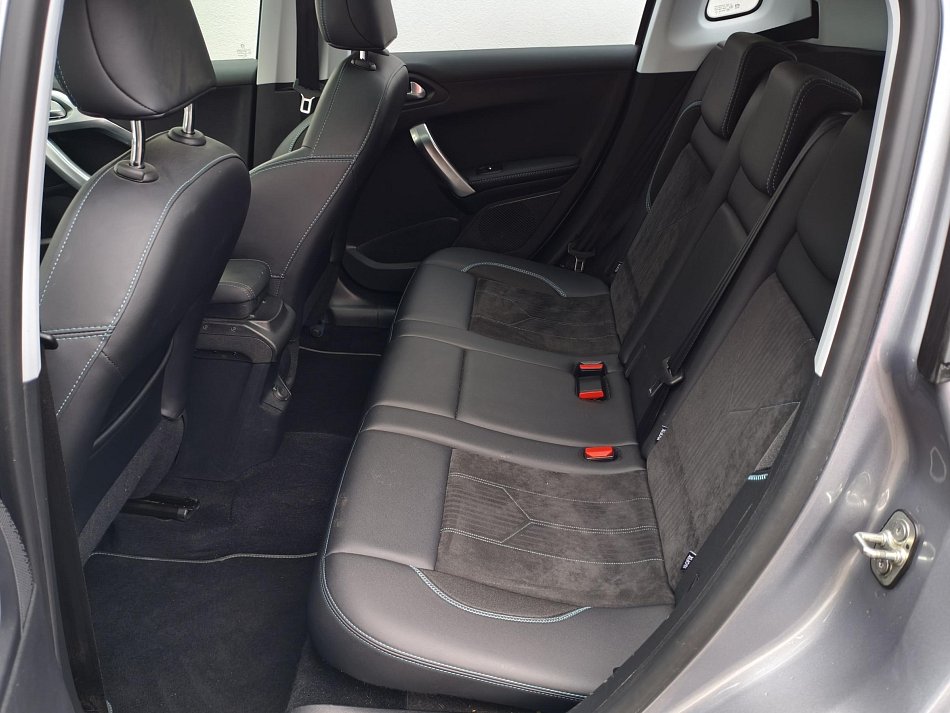 Peugeot 2008 1.2PT Crossway