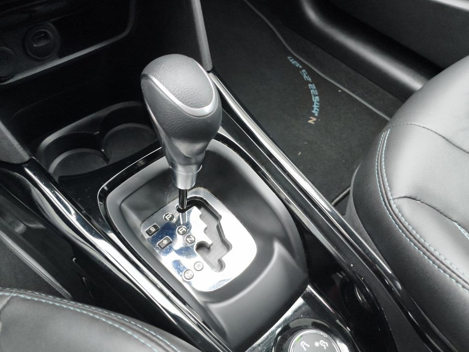 Peugeot 2008 1.2PT Crossway