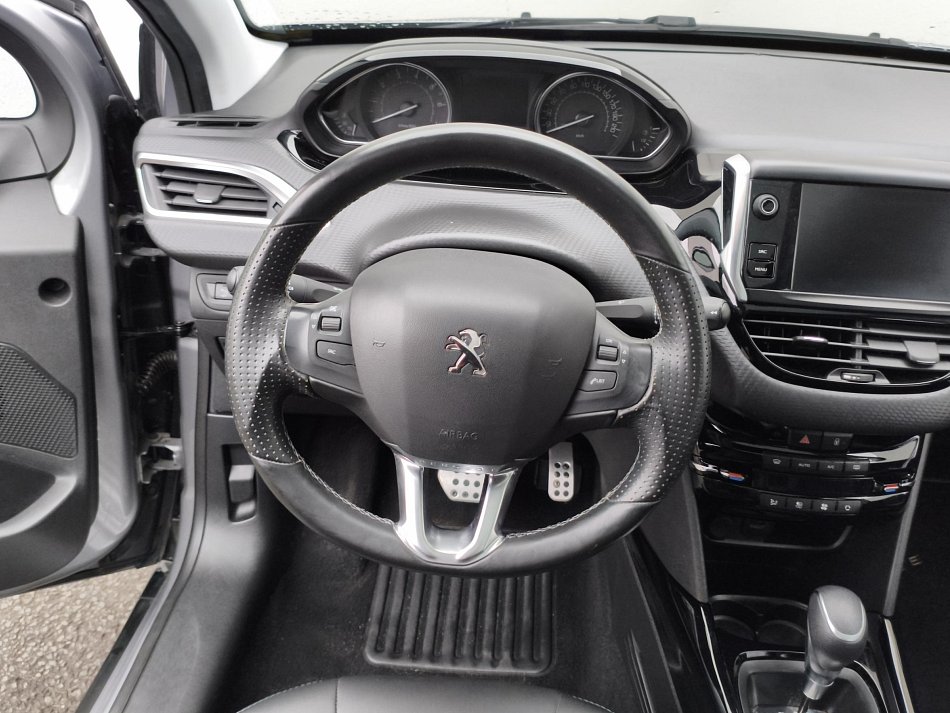 Peugeot 2008 1.2PT Crossway