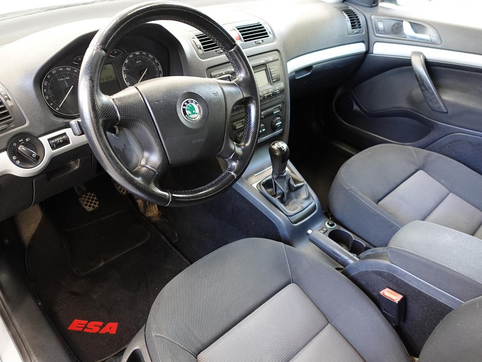 Škoda Octavia II 1.6MPi Ambition