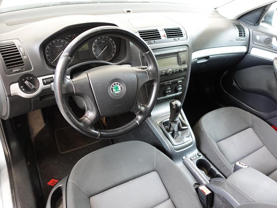 Škoda Octavia II 1.6MPi Ambition
