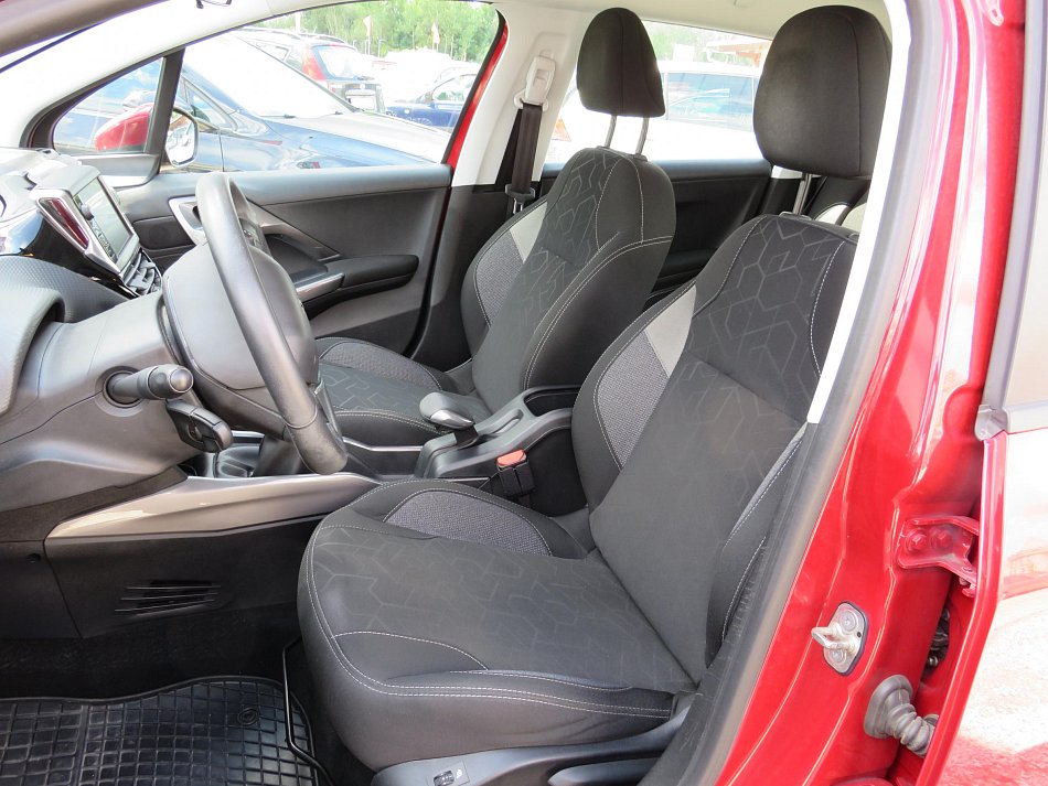 Peugeot 2008 1.2PT 