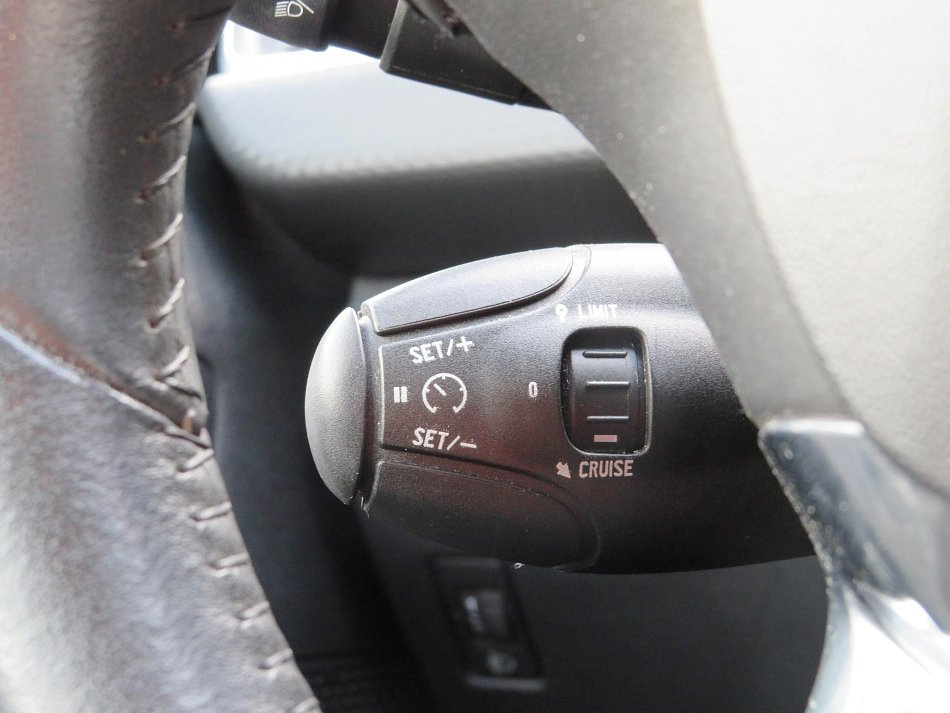 Peugeot 2008 1.2PT 