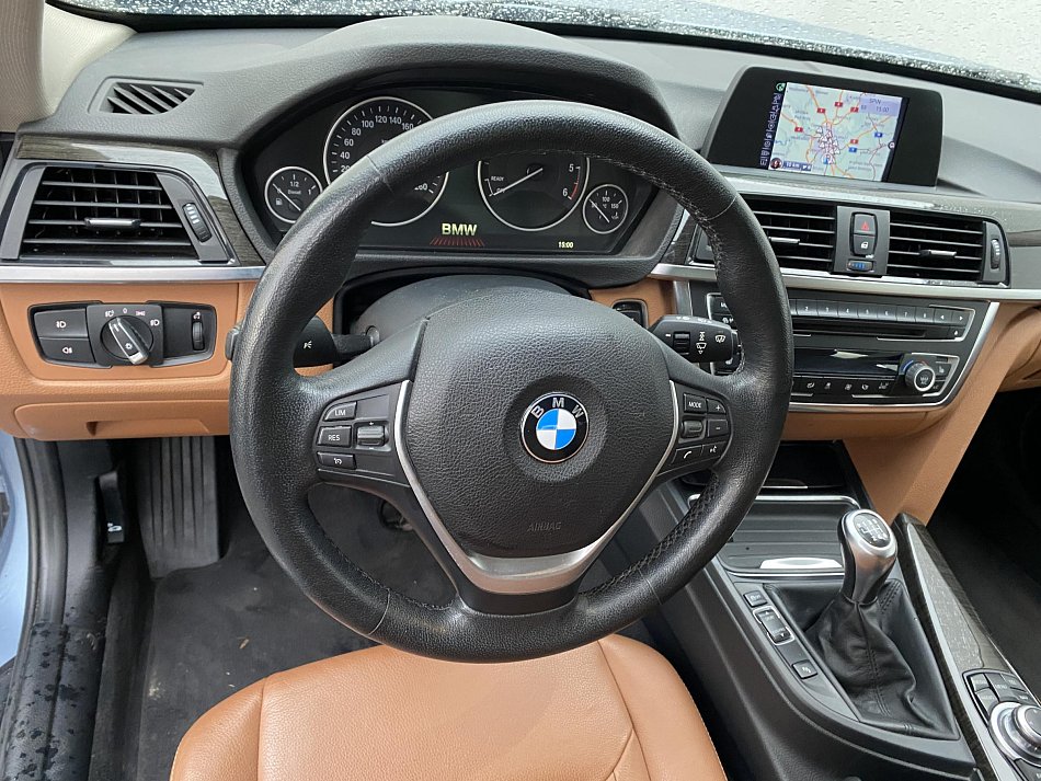 BMW Řada 3 2.0 D LuxuryLine 318 xDrive