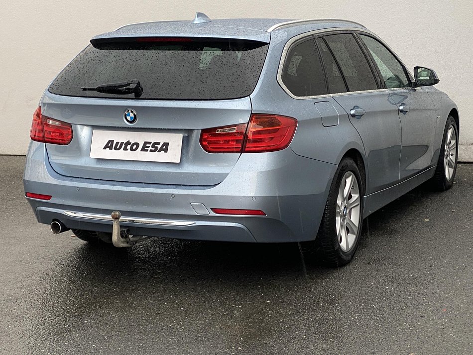 BMW Řada 3 2.0 D LuxuryLine 318 xDrive