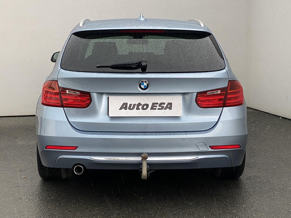 BMW Řada 3 2.0 D LuxuryLine 318 xDrive