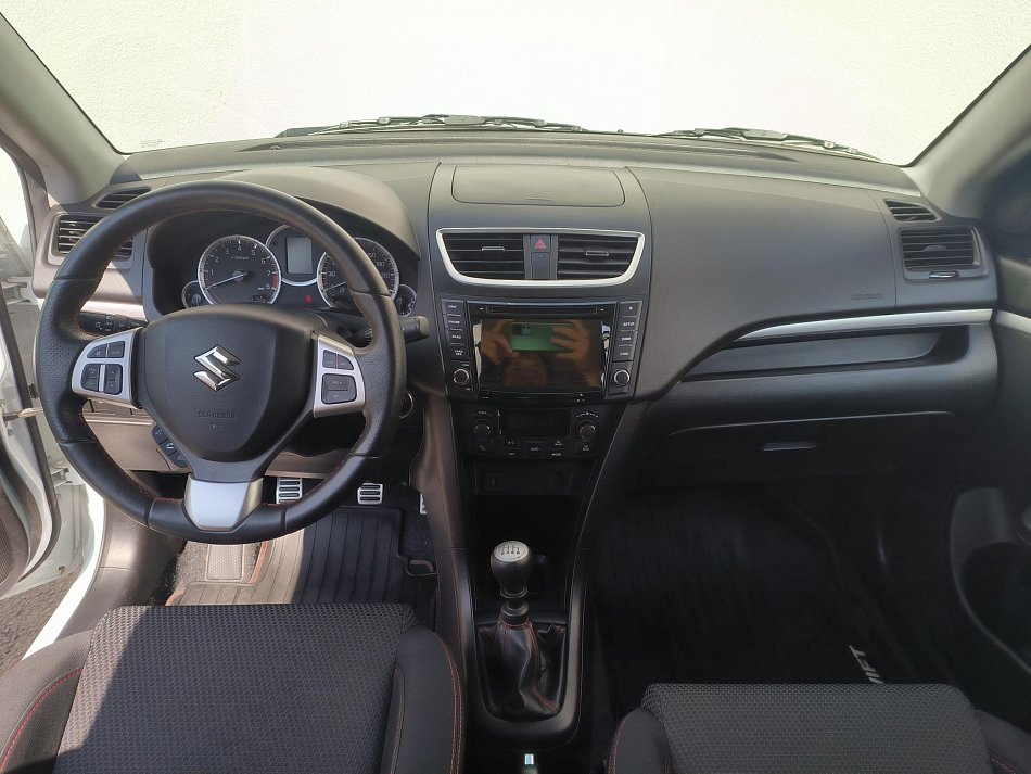 Suzuki Swift 1.6 i Sport