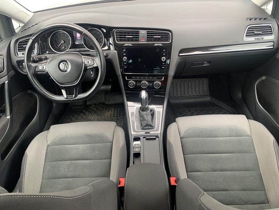 Volkswagen Golf 1.5 TSi 